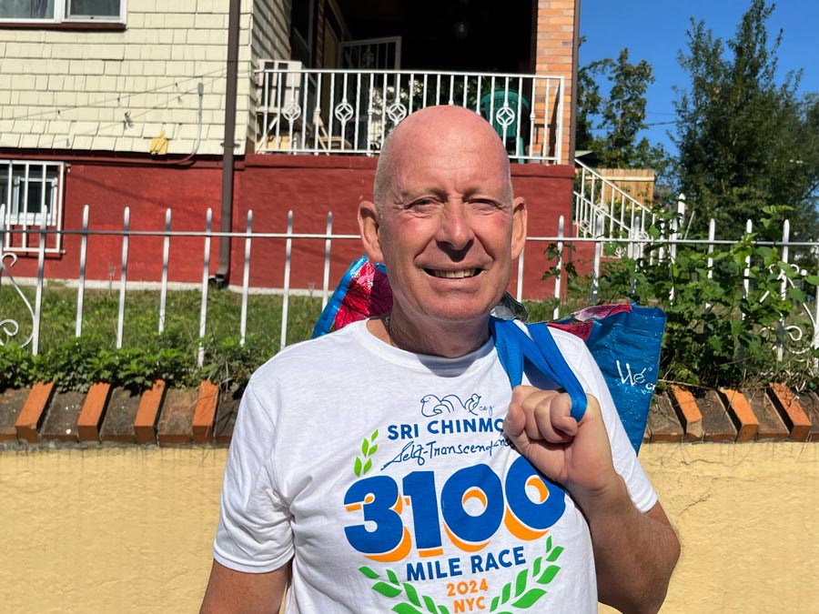 The role of the volunteers in the 3100 Mile Race