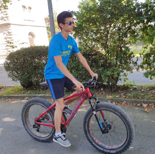 Nikita_onBike_w1.JPG
