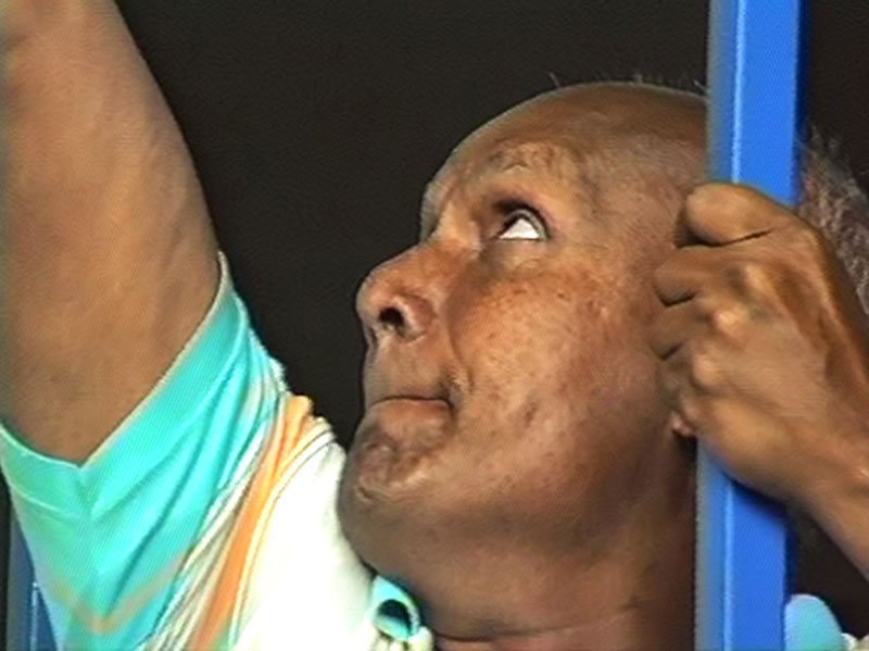 1988-sri-chinmoy-liftin2g.jpg