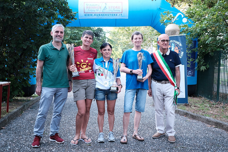 I^ Sri Chinmoy 6 Hour Midnight Race