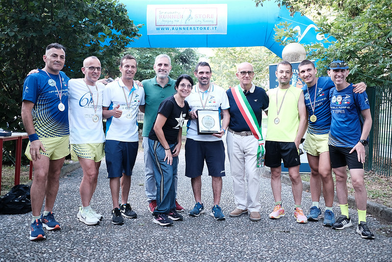 I^ Sri Chinmoy 6 Hour Midnight Race