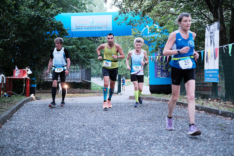 I^ Sri Chinmoy 6 Hour Midnight Race